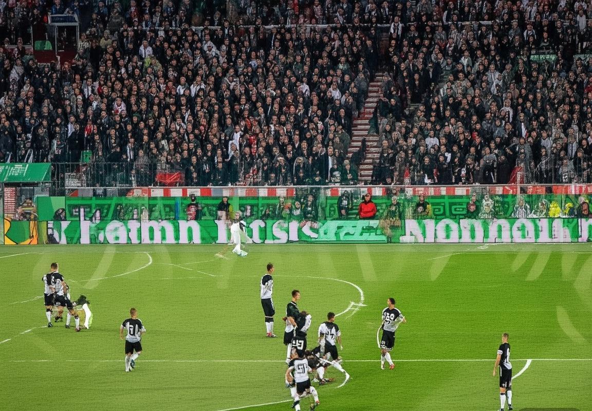 拜仁慕尼黑VS皇家马德里：C罗闪耀，拜仁球星状态不稳欧冠对决回顾(图2)