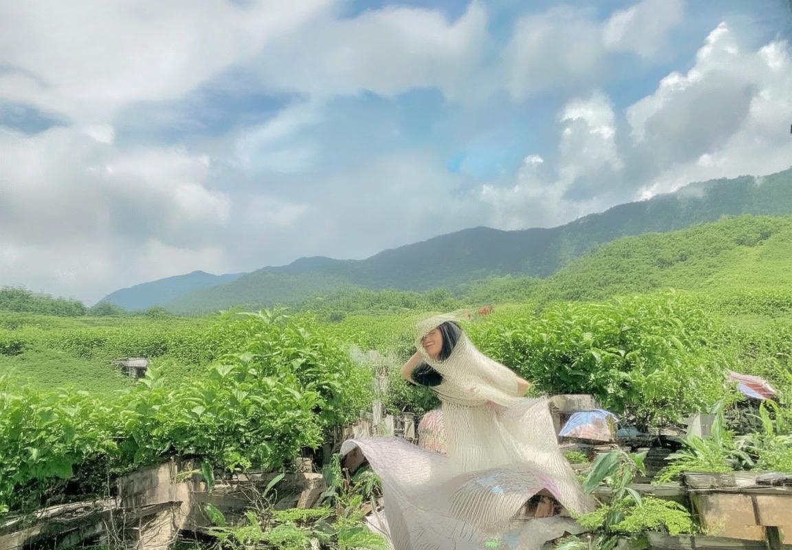 巴萨与马竞巅峰对决：传控与反击战术解析及未来展望(图2)